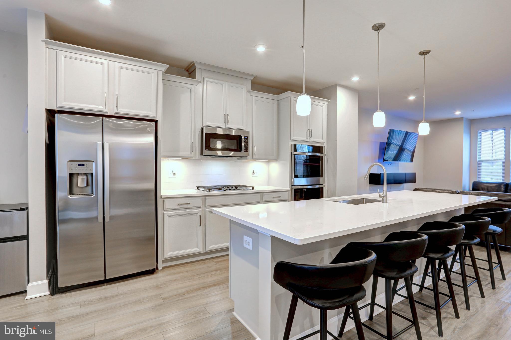 6907 SAVANNAH PARKWAY