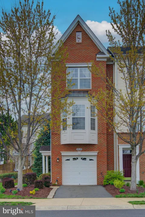 20420 Homeland Terrace, Ashburn, VA MLS: VALO2093928