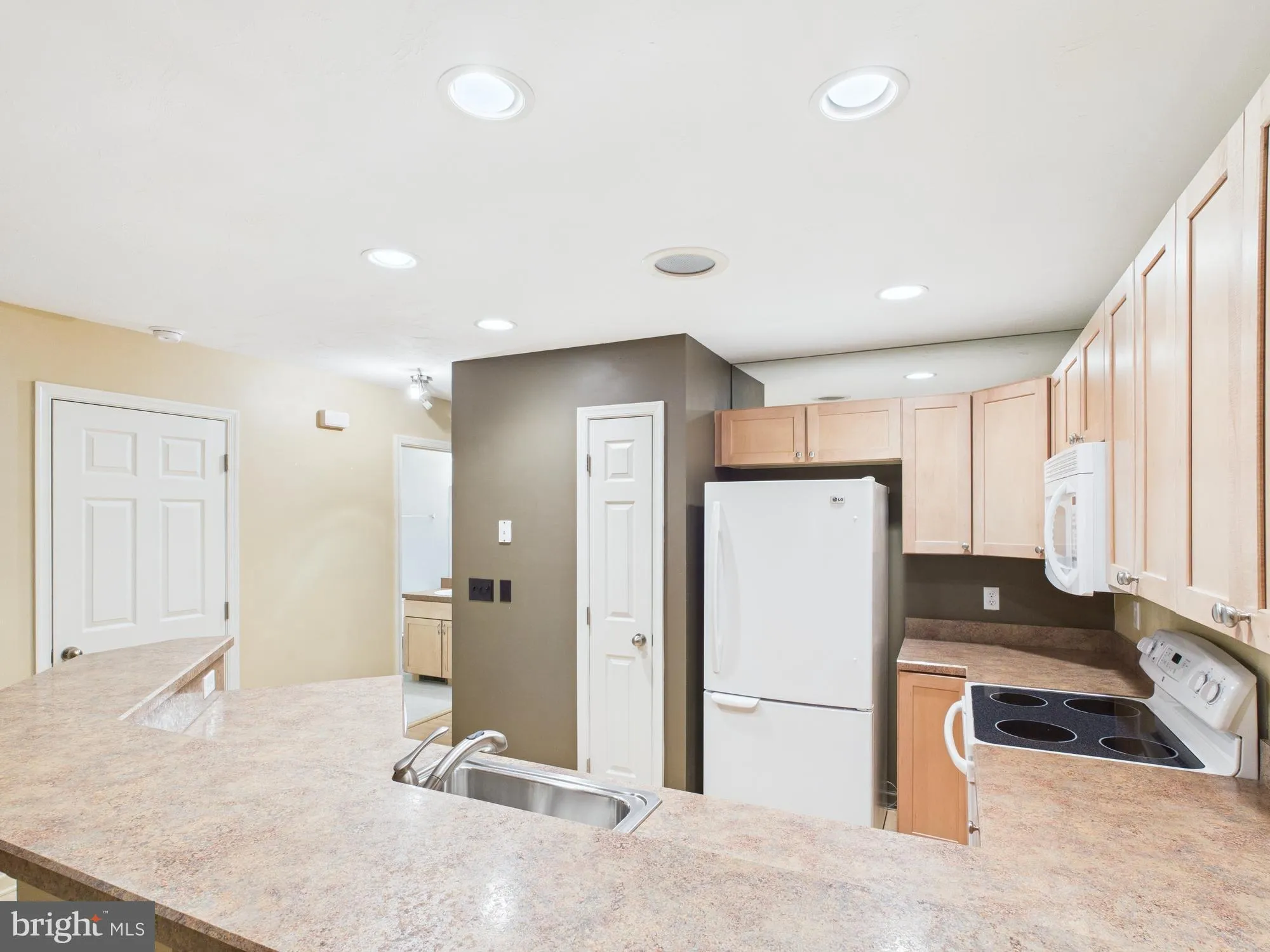 Dover, Pennsylvania 17315, United States, 2 Bedrooms Bedrooms, ,2 BathroomsBathrooms,Residential,Pending,252268