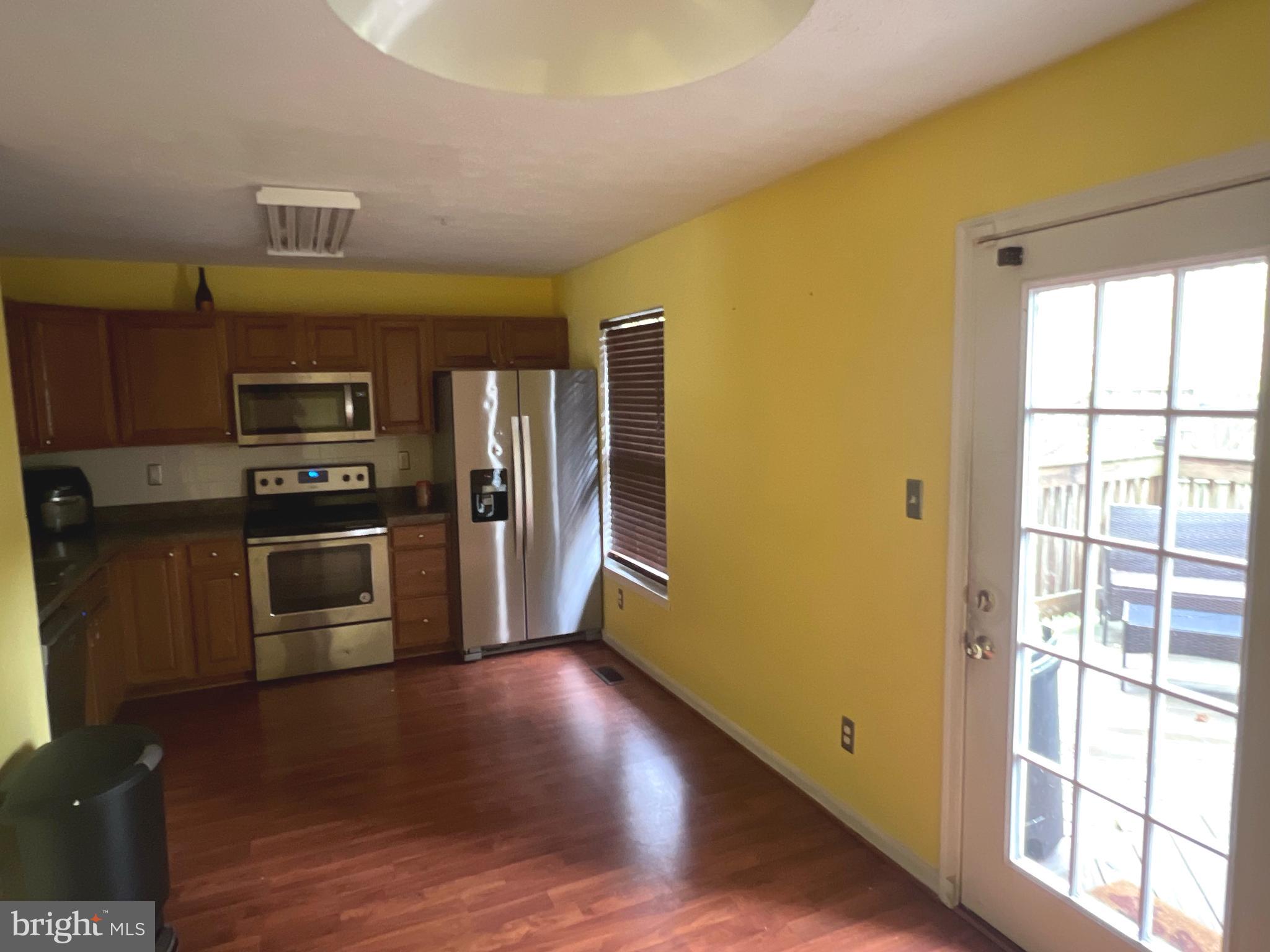 HOLLY WOODS - Residential Lease