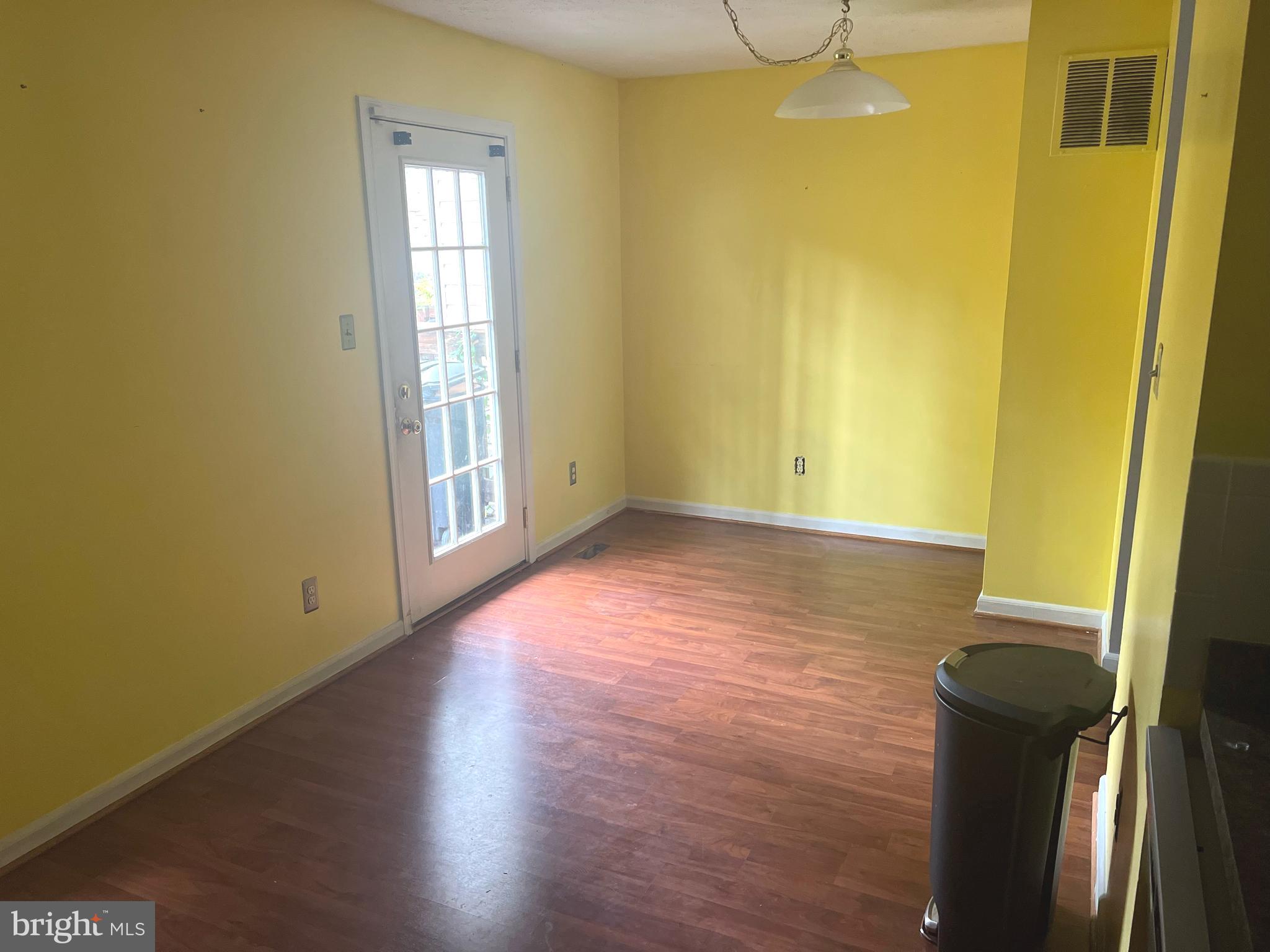 HOLLY WOODS - Residential Lease