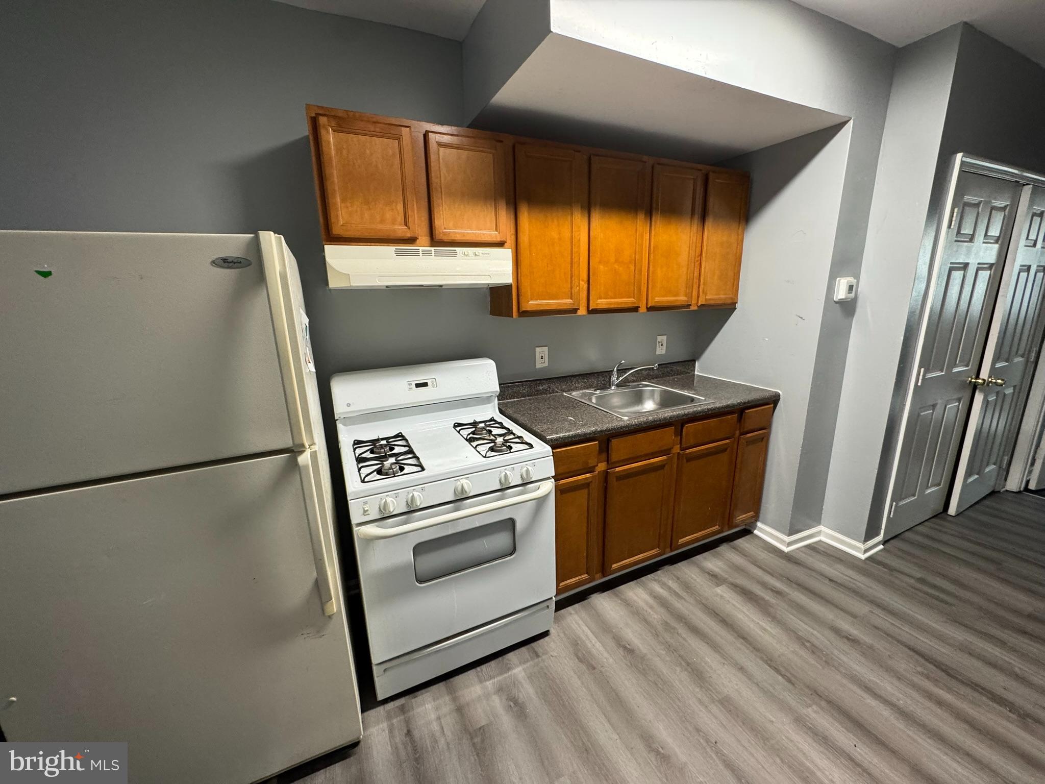 SANDTOWN-WINCHESTER - Residential