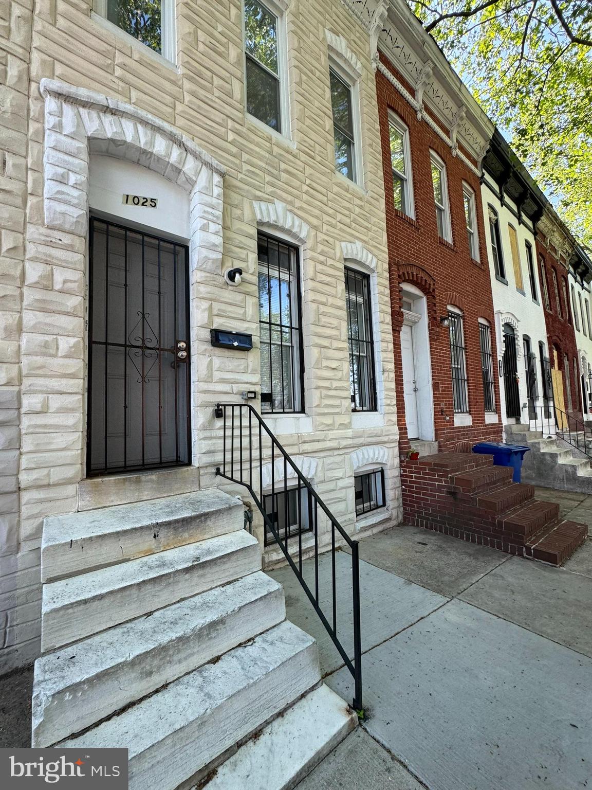 SANDTOWN-WINCHESTER - Residential