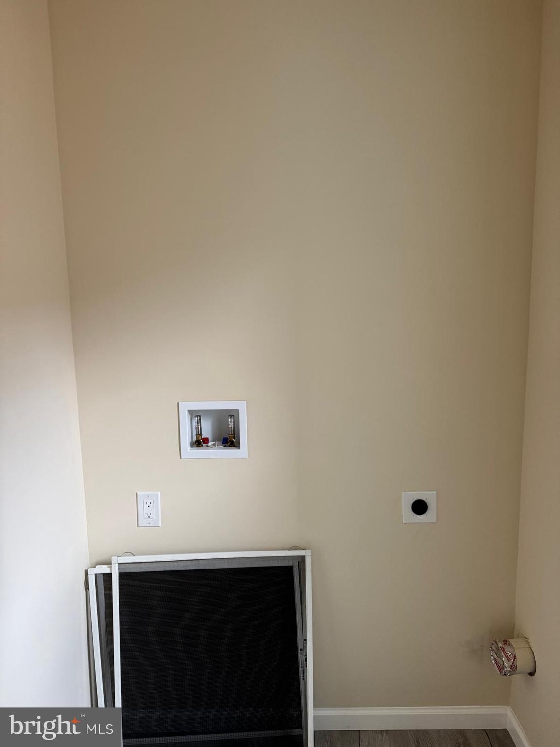 EDINBURG SQUARE - Residential