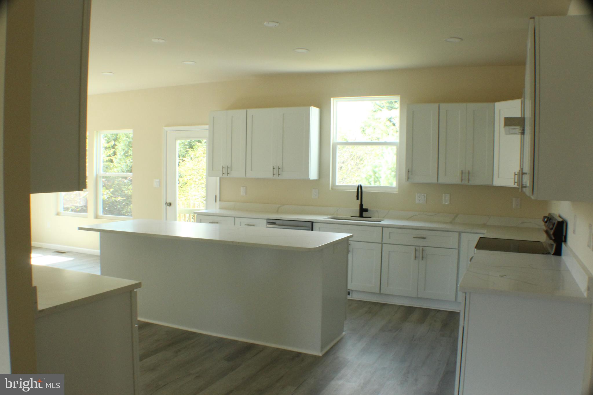 EDINBURG SQUARE - Residential