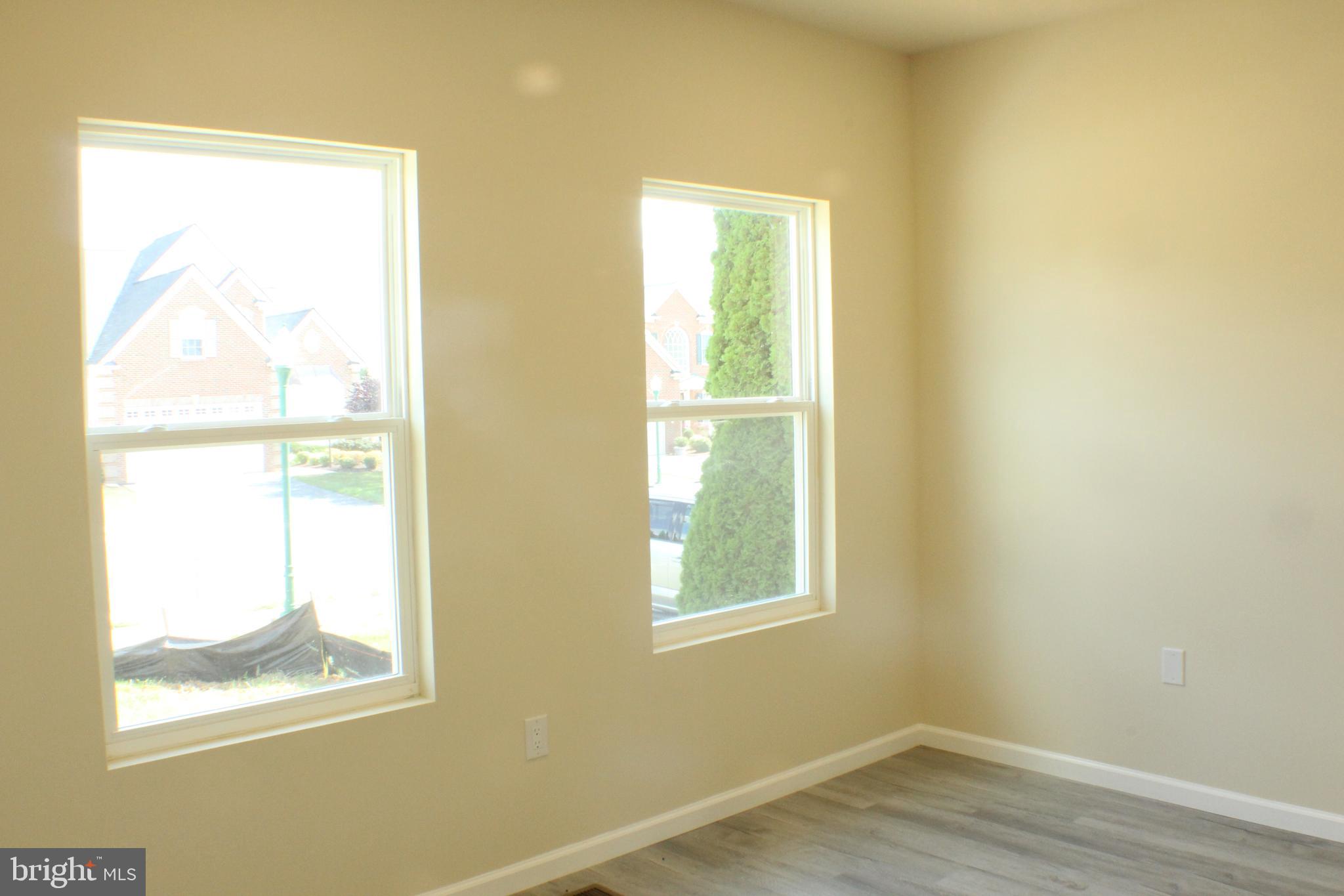 EDINBURG SQUARE - Residential