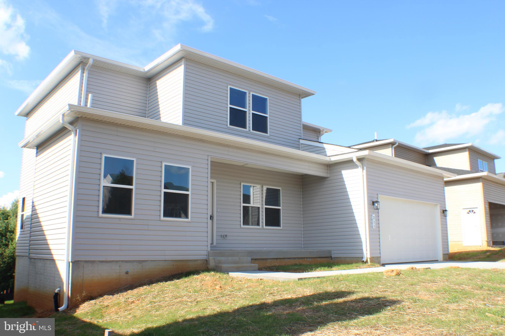 211 PRINCESS CAROLINE COURT