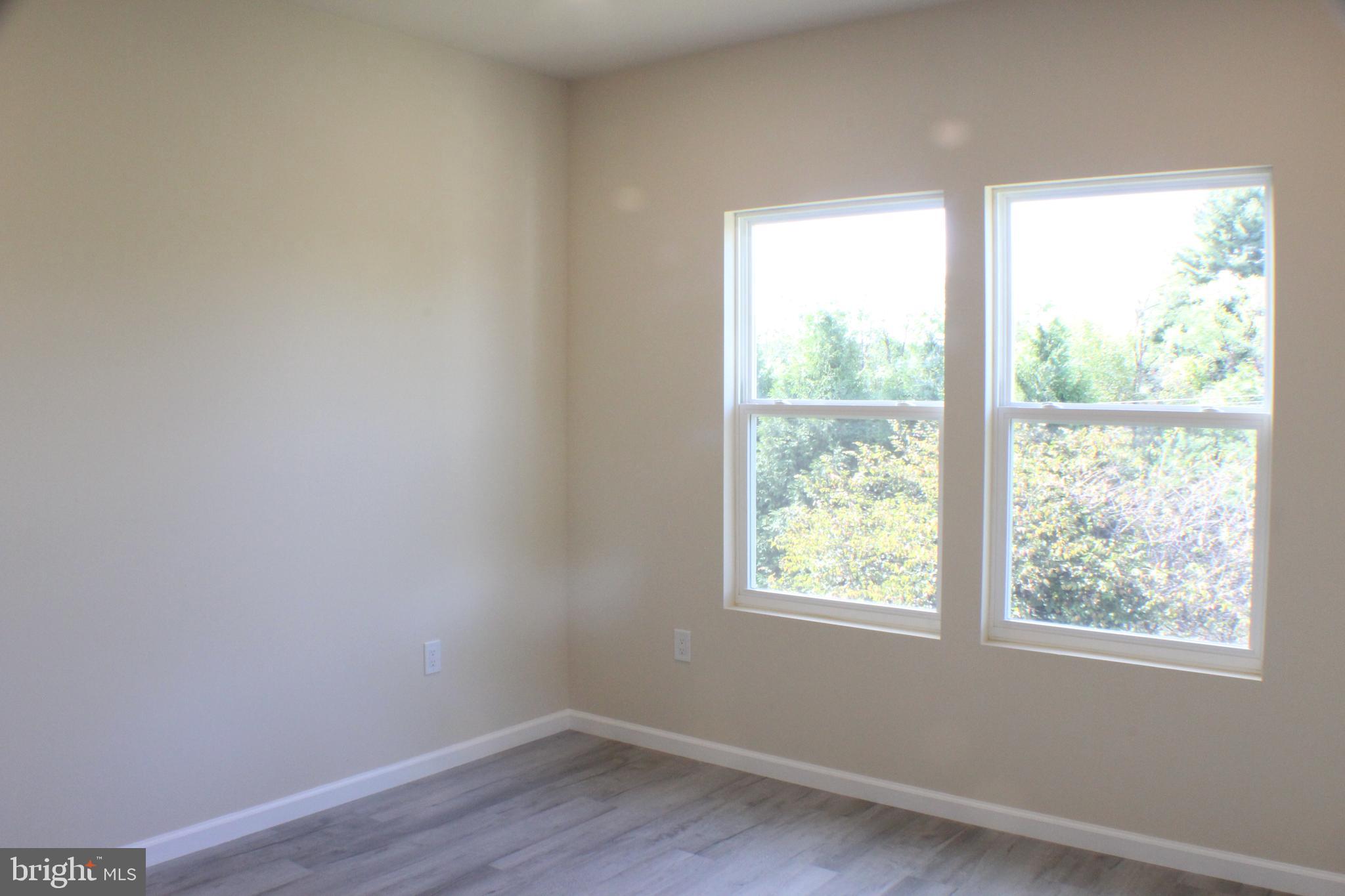 EDINBURG SQUARE - Residential