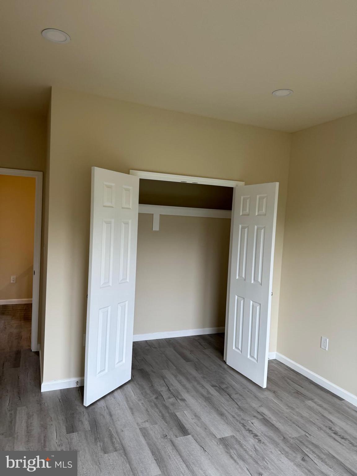 EDINBURG SQUARE - Residential