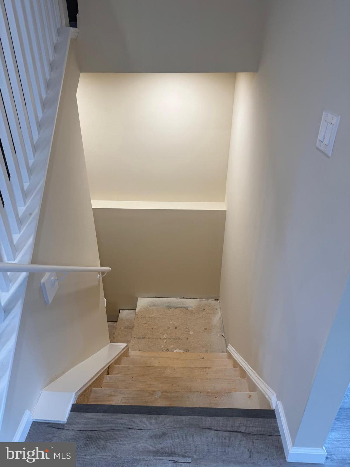 EDINBURG SQUARE - Residential