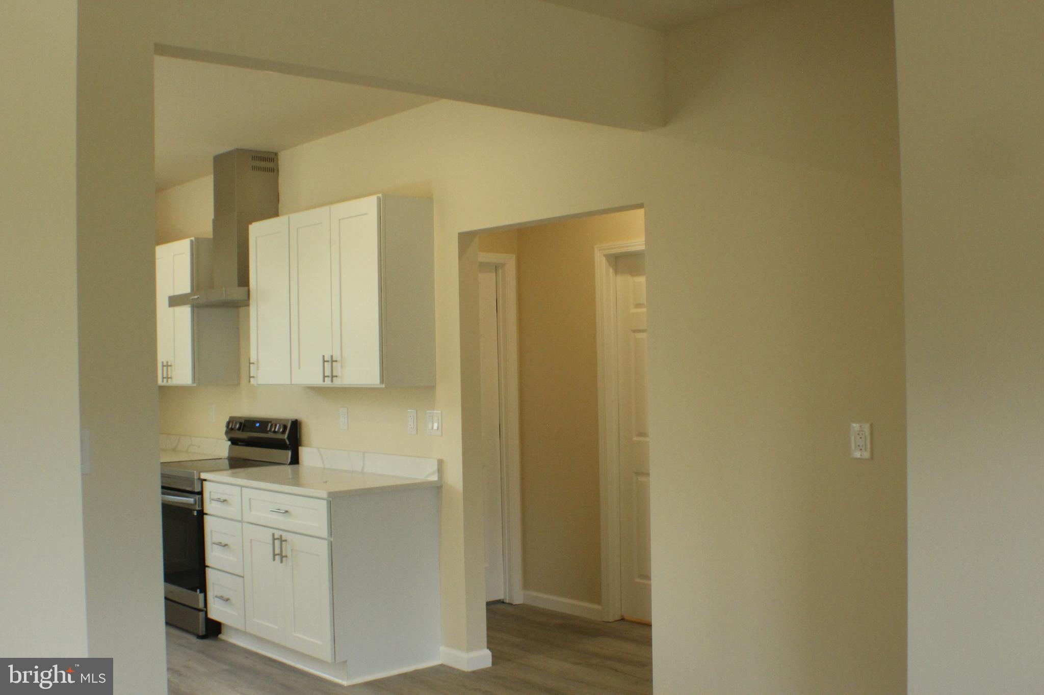 EDINBURG SQUARE - Residential