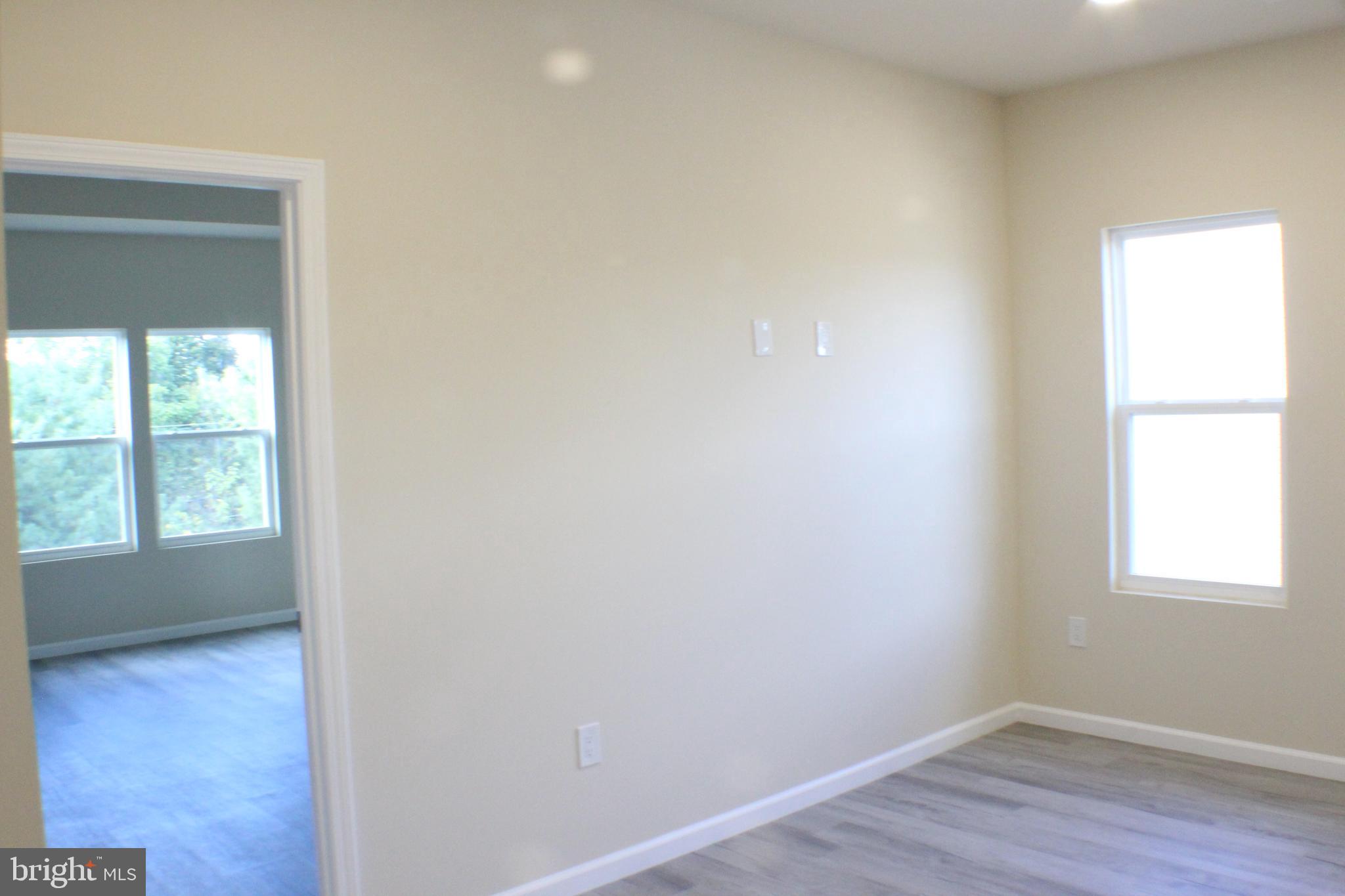 EDINBURG SQUARE - Residential