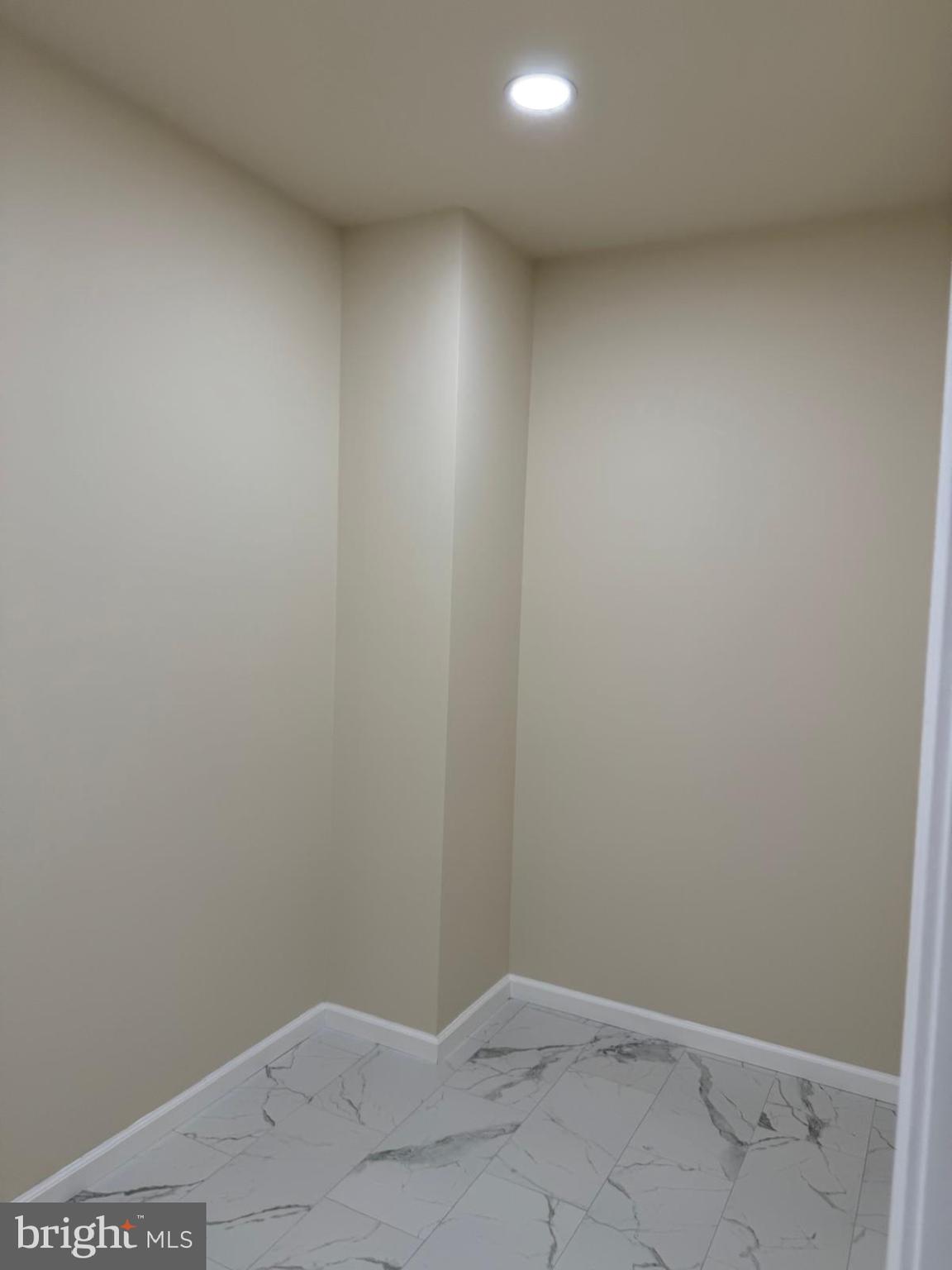 EDINBURG SQUARE - Residential