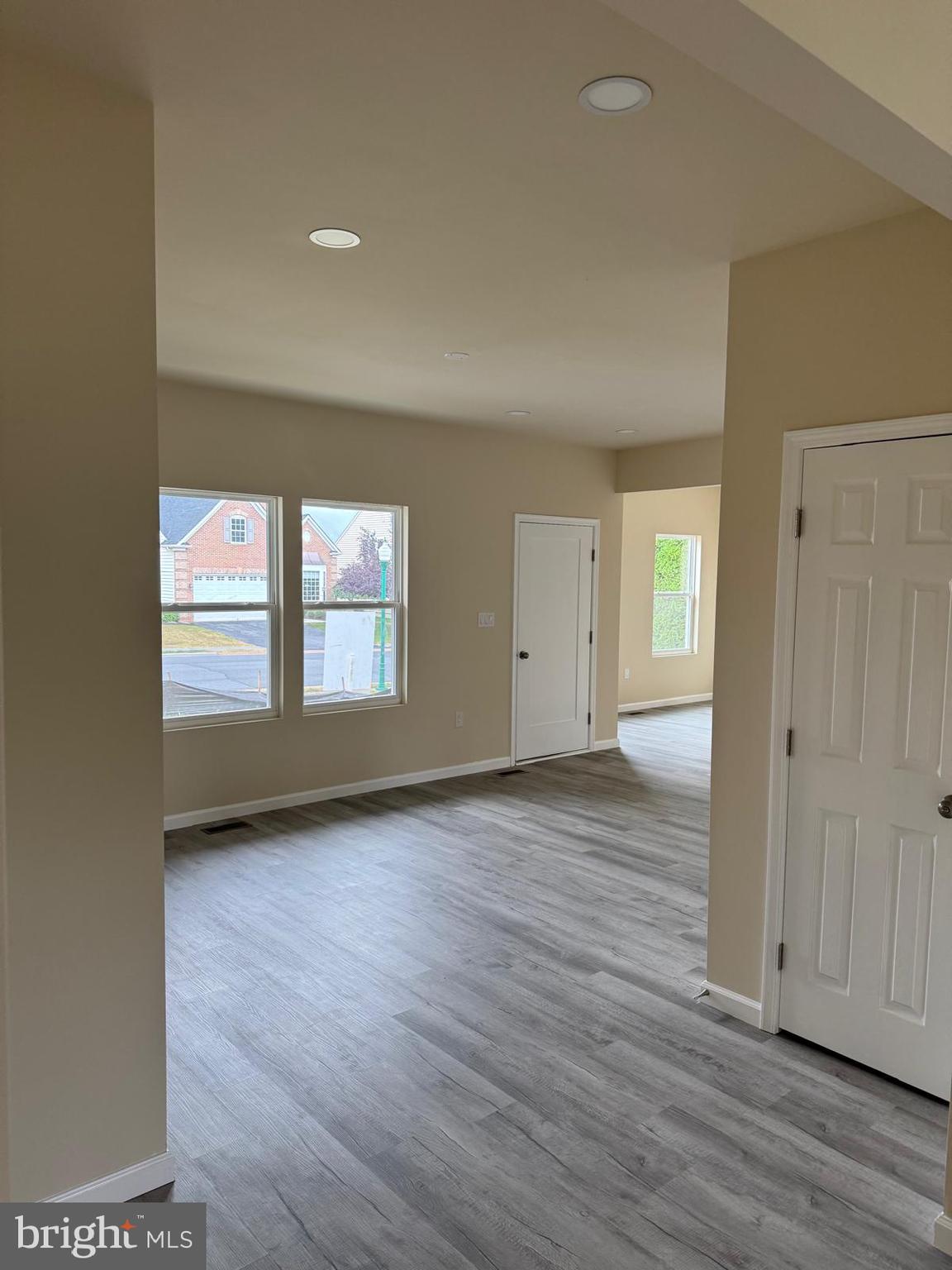 EDINBURG SQUARE - Residential