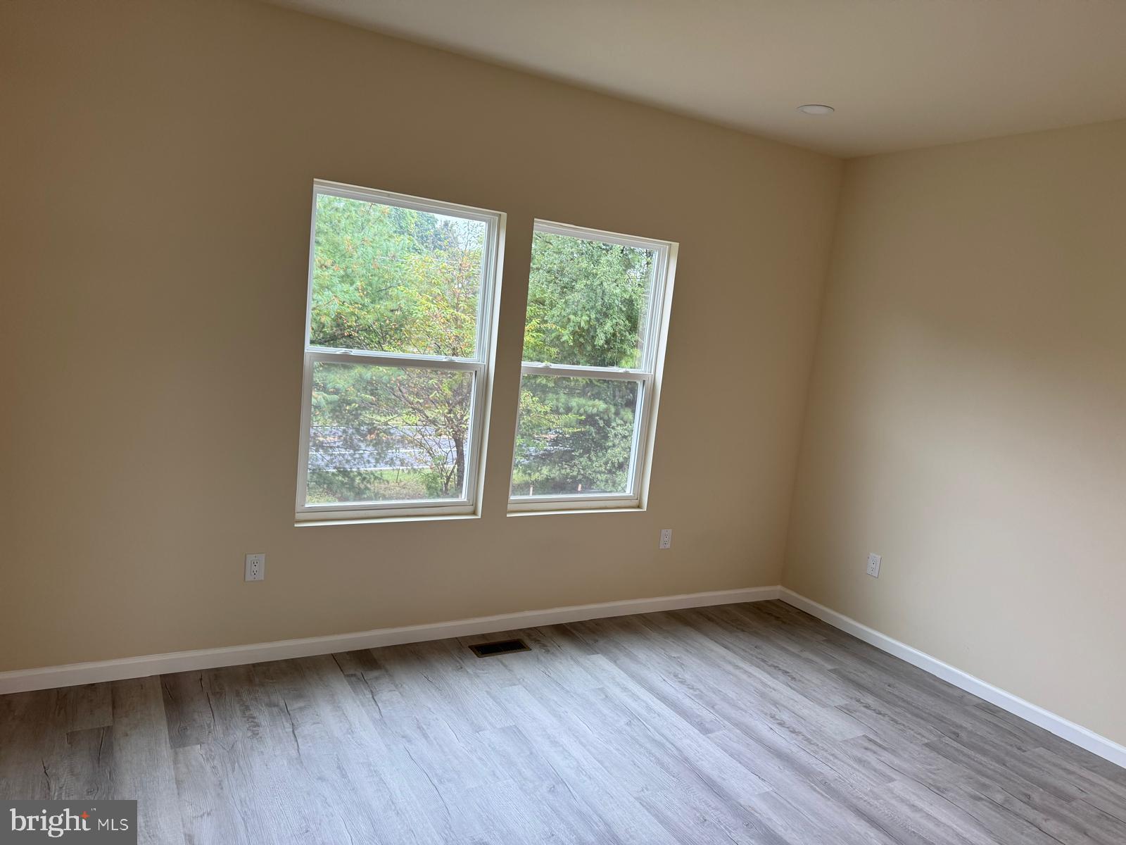 EDINBURG SQUARE - Residential