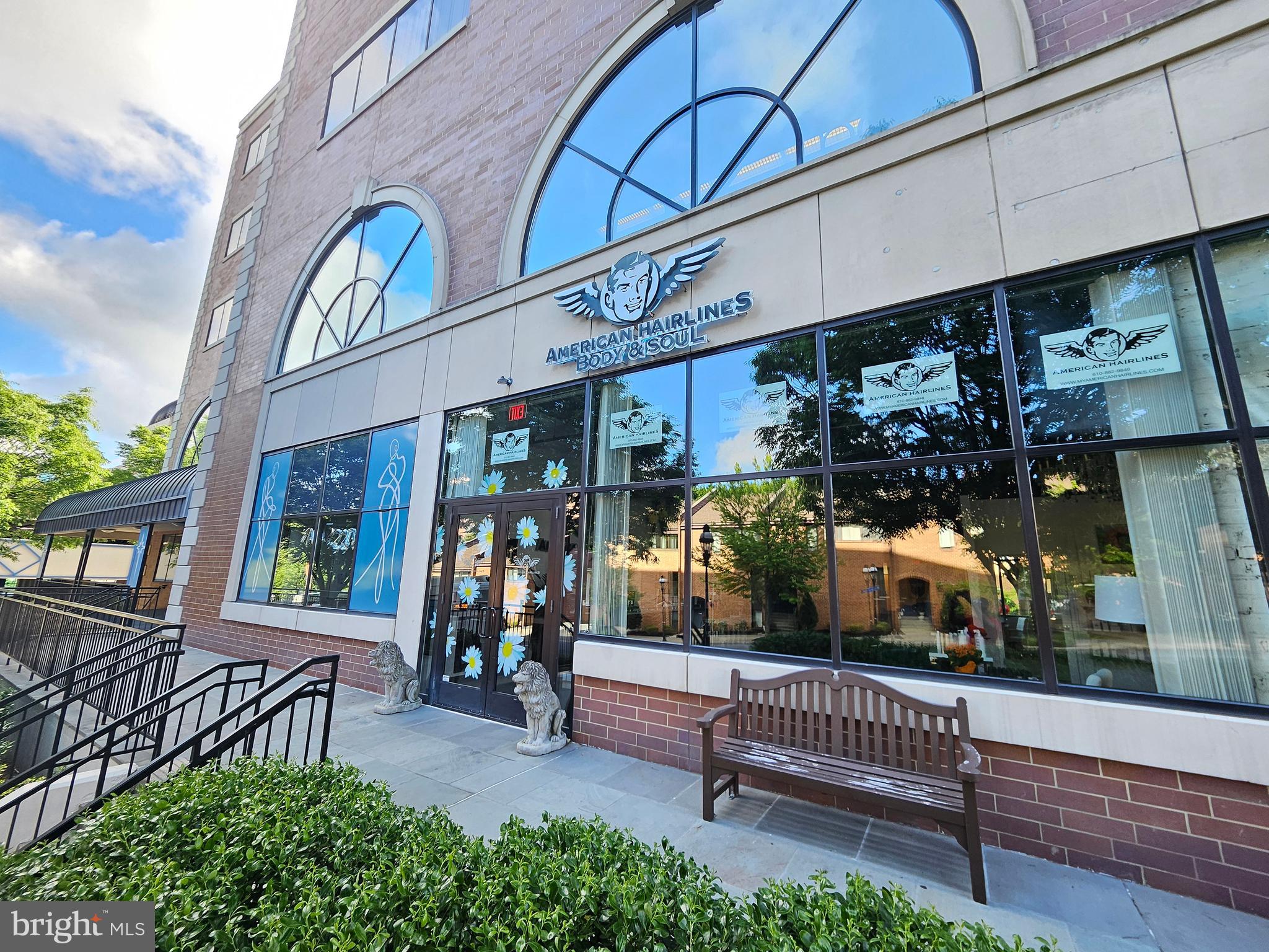 Downtown Bethlehem salon suites are available for lease. They range from +/—400 to 1,000 SF and include common area receptions and restrooms. The suites are located in the popular American Hairlines space. The owners are looking for users who would complement the salon, such as a Med spa, Nail tech, Massage spa, Scalp micro pigmentation studio, and more. Partner with a well-established hair salon, with an enduring reputation and loyal clientele. Call today for additional information.