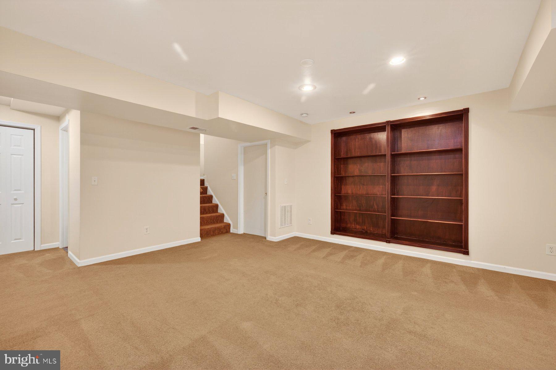 BELLE POND FARM - Residential