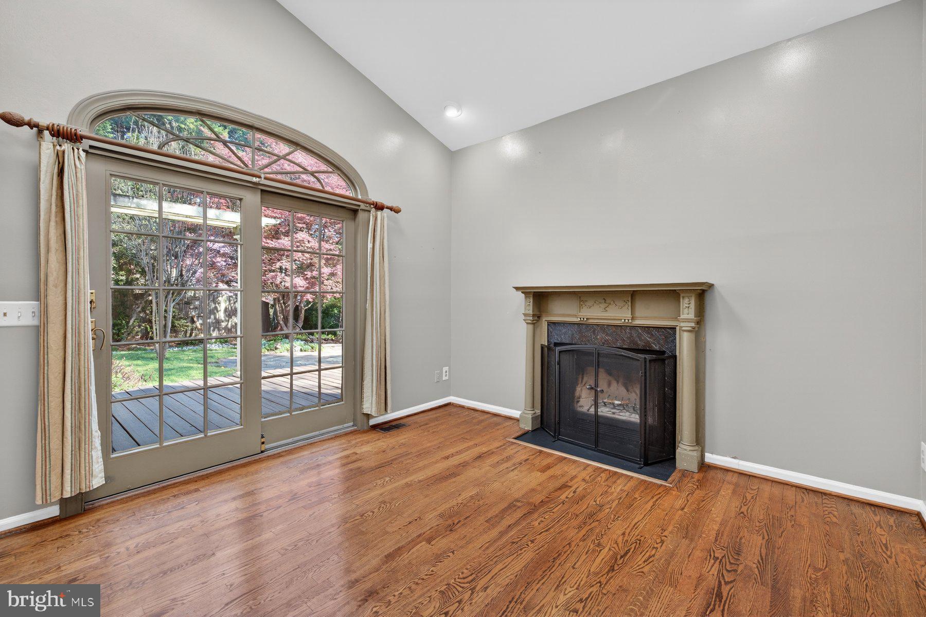 BELLE POND FARM - Residential