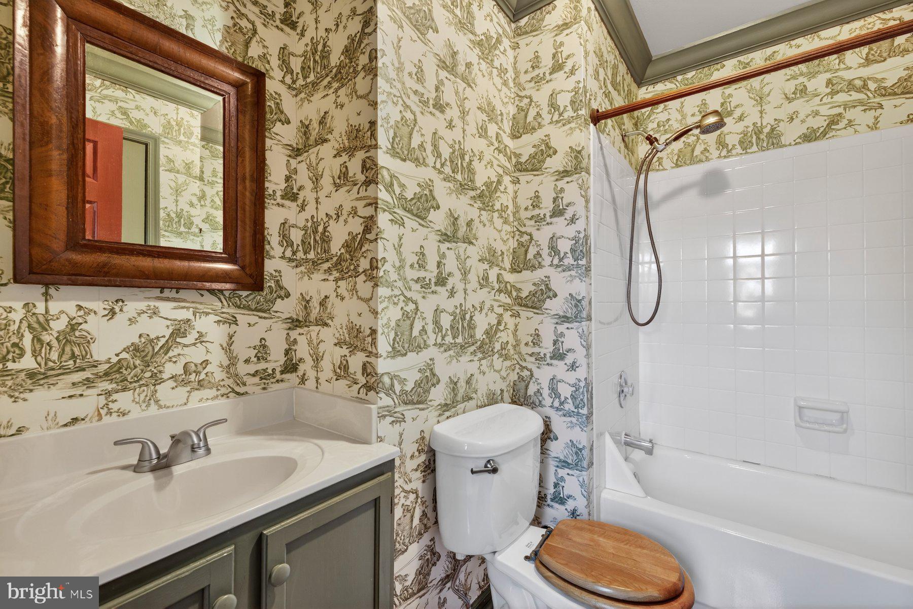 BELLE POND FARM - Residential