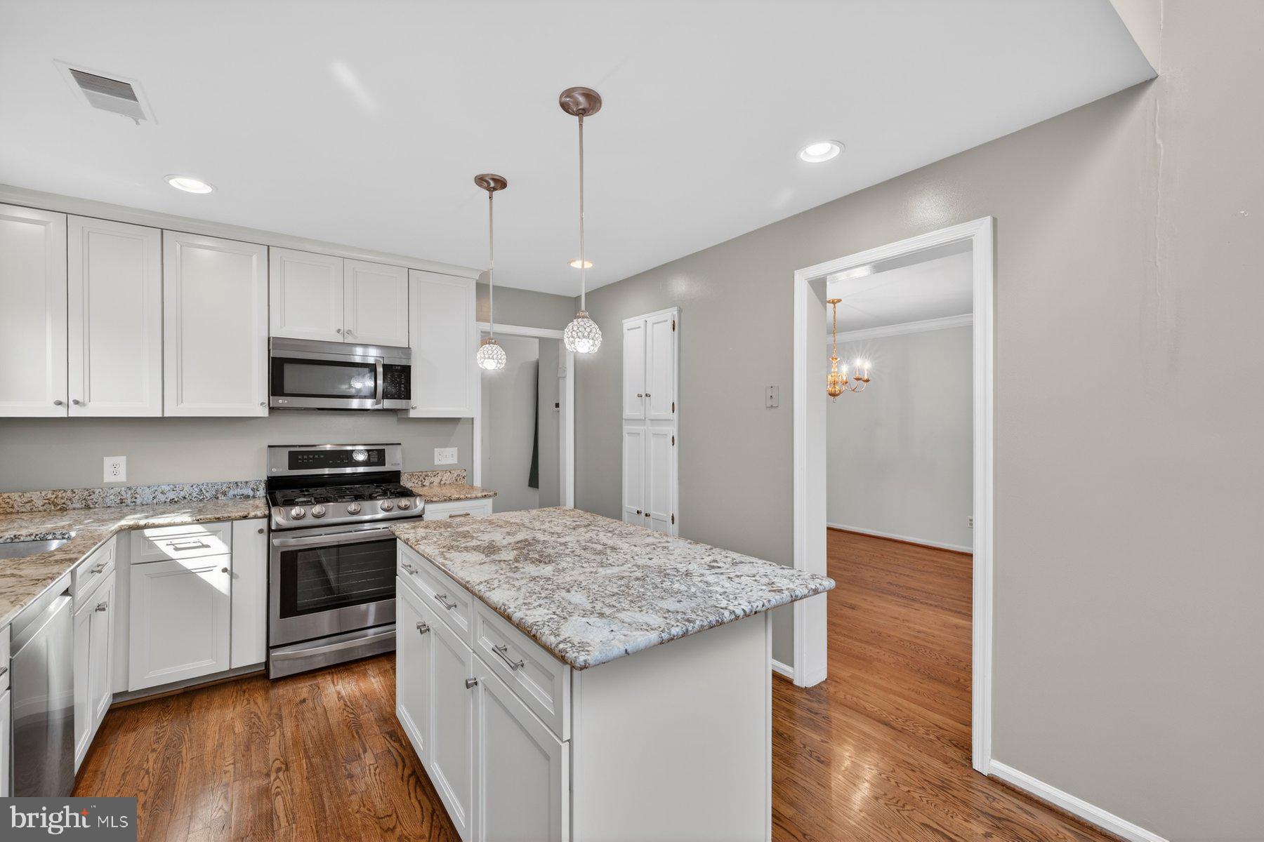 BELLE POND FARM - Residential