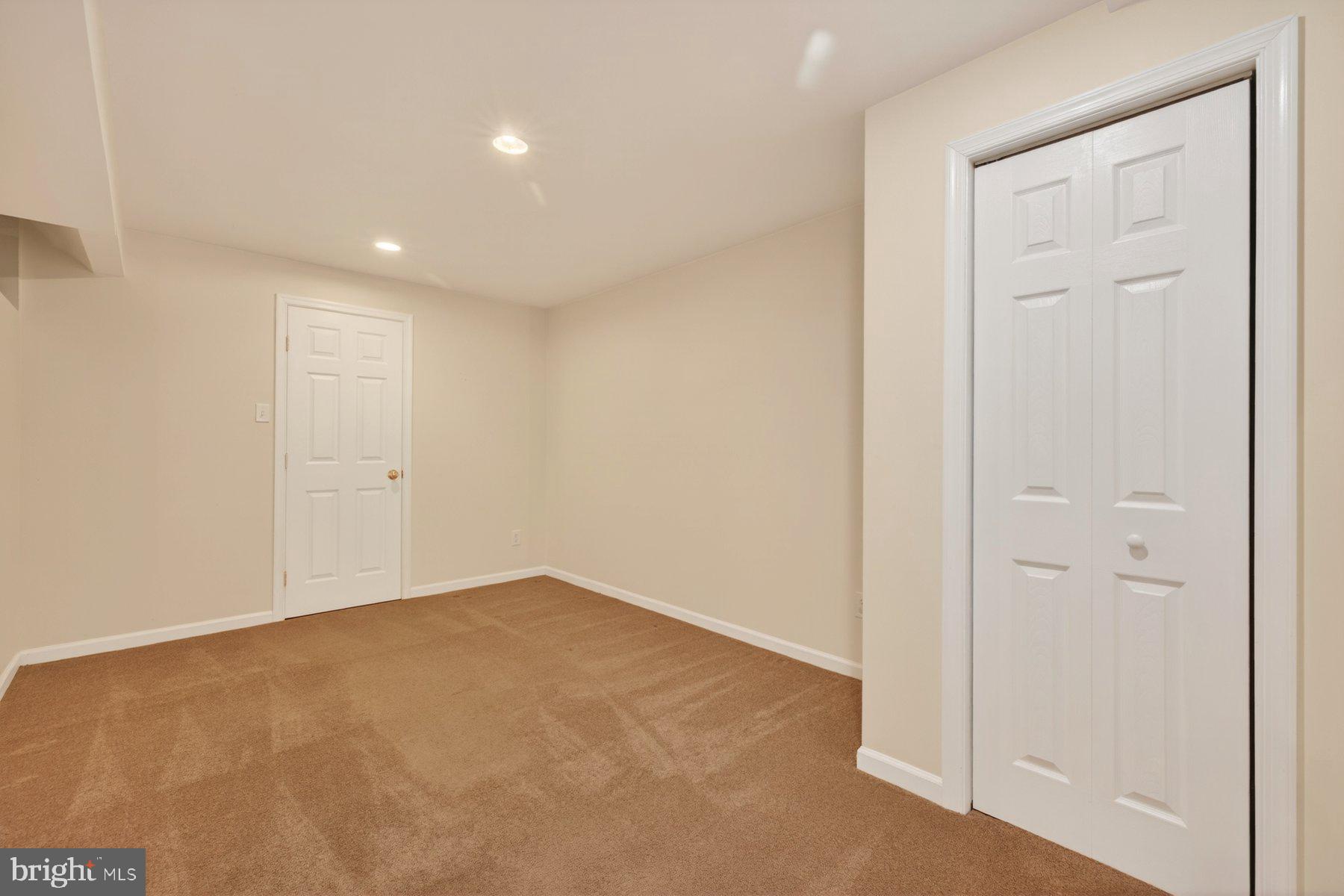 BELLE POND FARM - Residential