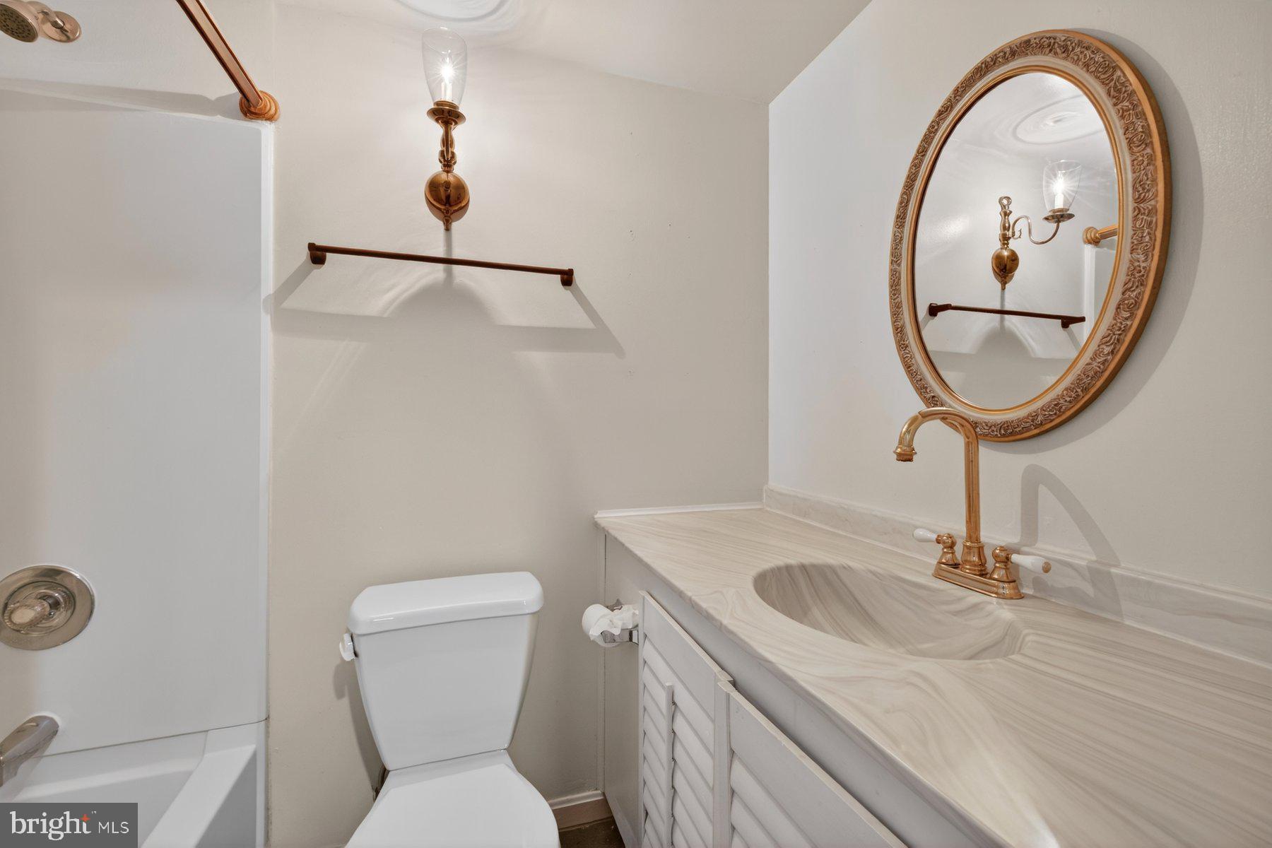 BELLE POND FARM - Residential