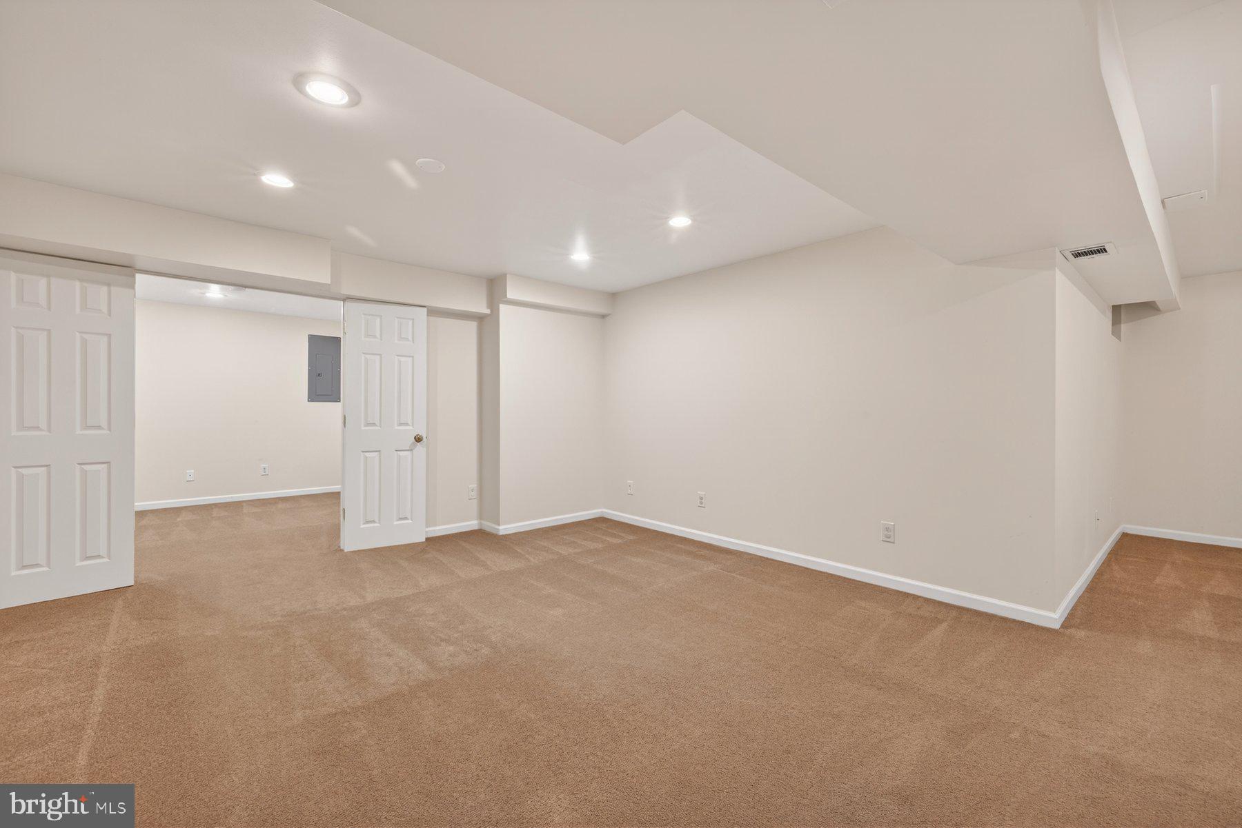 BELLE POND FARM - Residential