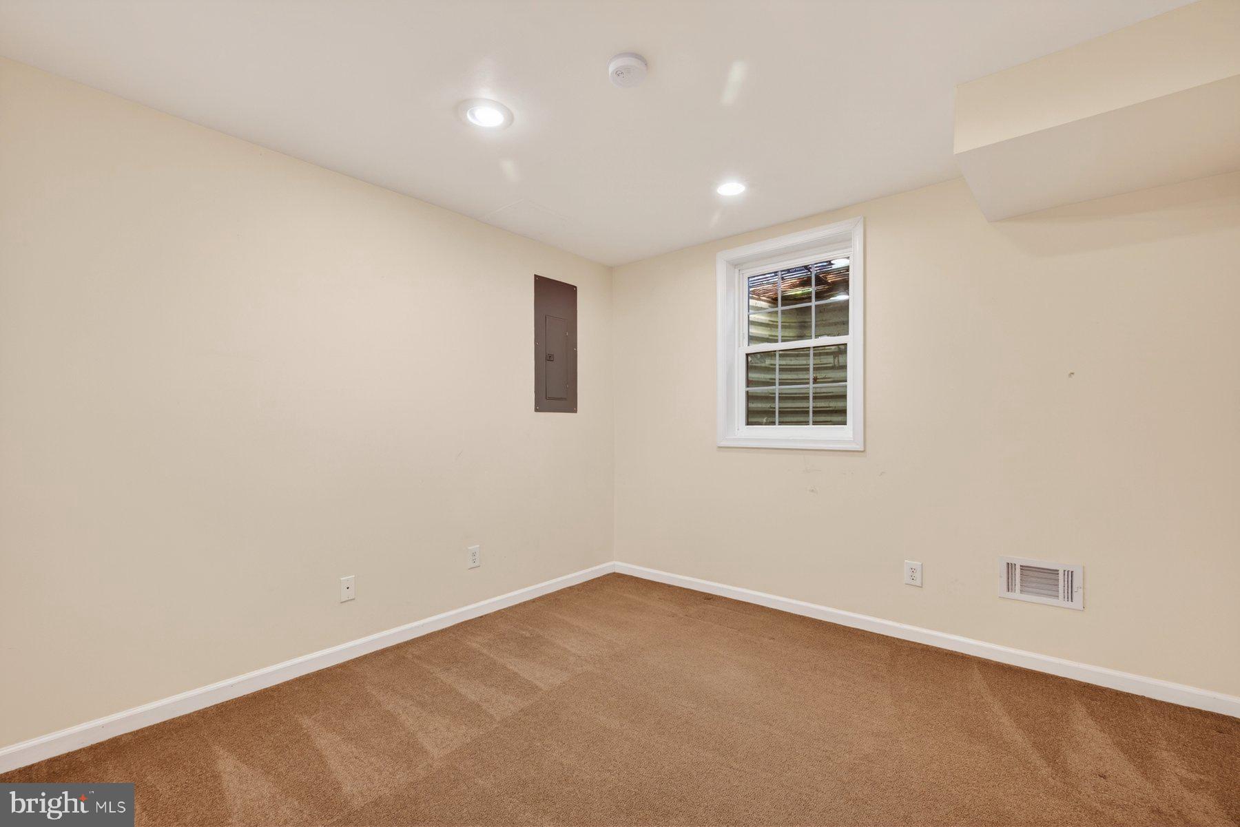 BELLE POND FARM - Residential