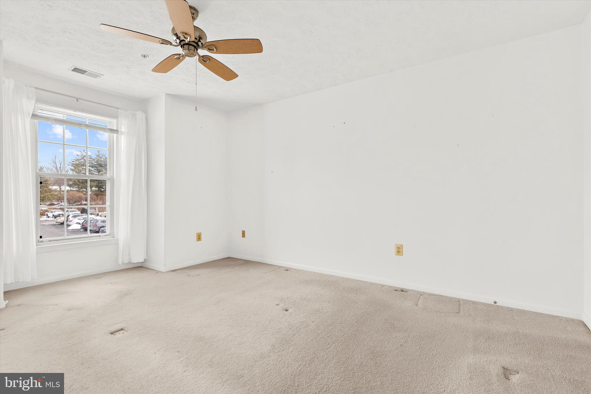 DEEP CREEK COMMONS - Residential