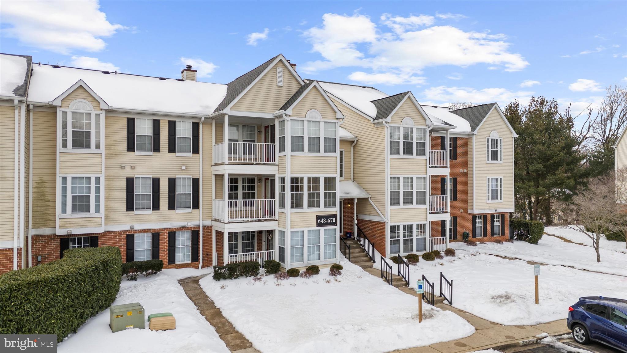 DEEP CREEK COMMONS - Residential