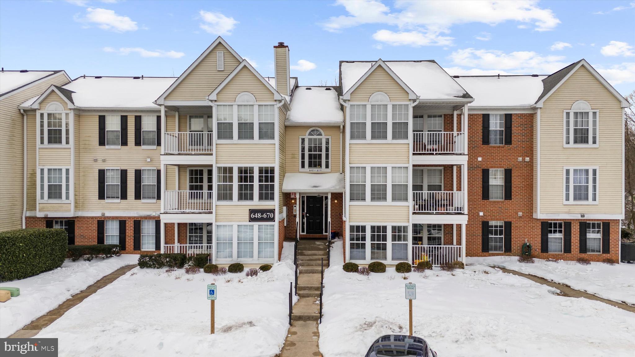 DEEP CREEK COMMONS - Residential