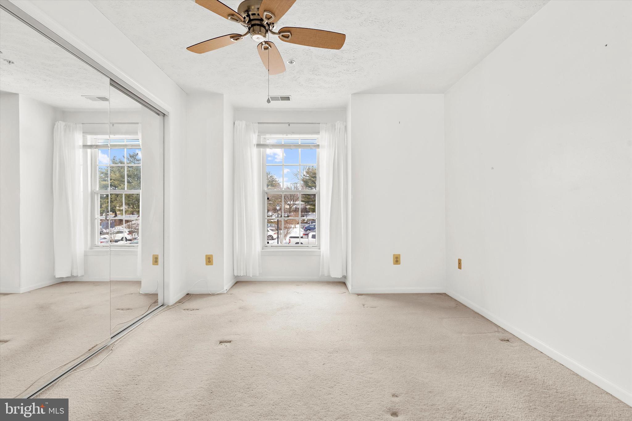 DEEP CREEK COMMONS - Residential