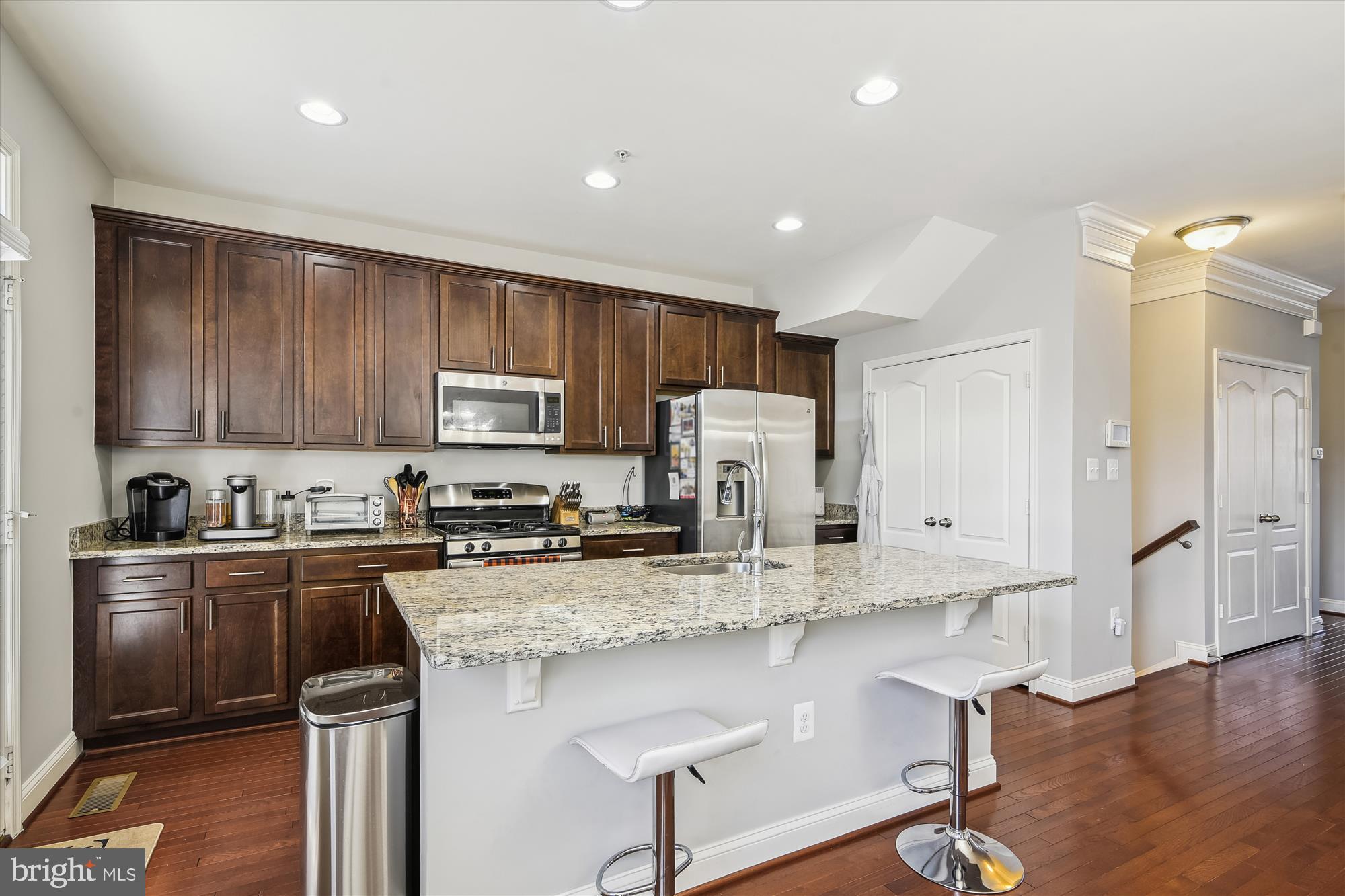 VILLAGE GREENS - Residential Lease