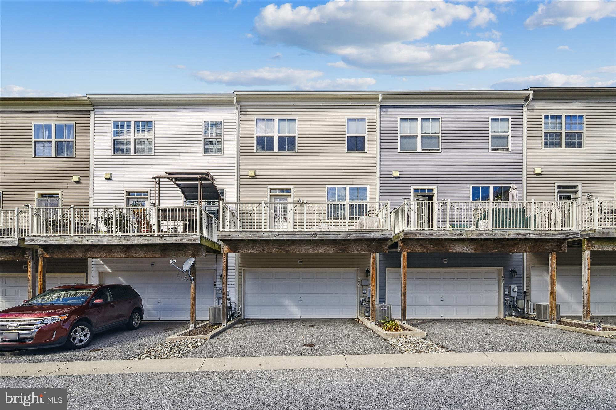 VILLAGE GREENS - Residential Lease