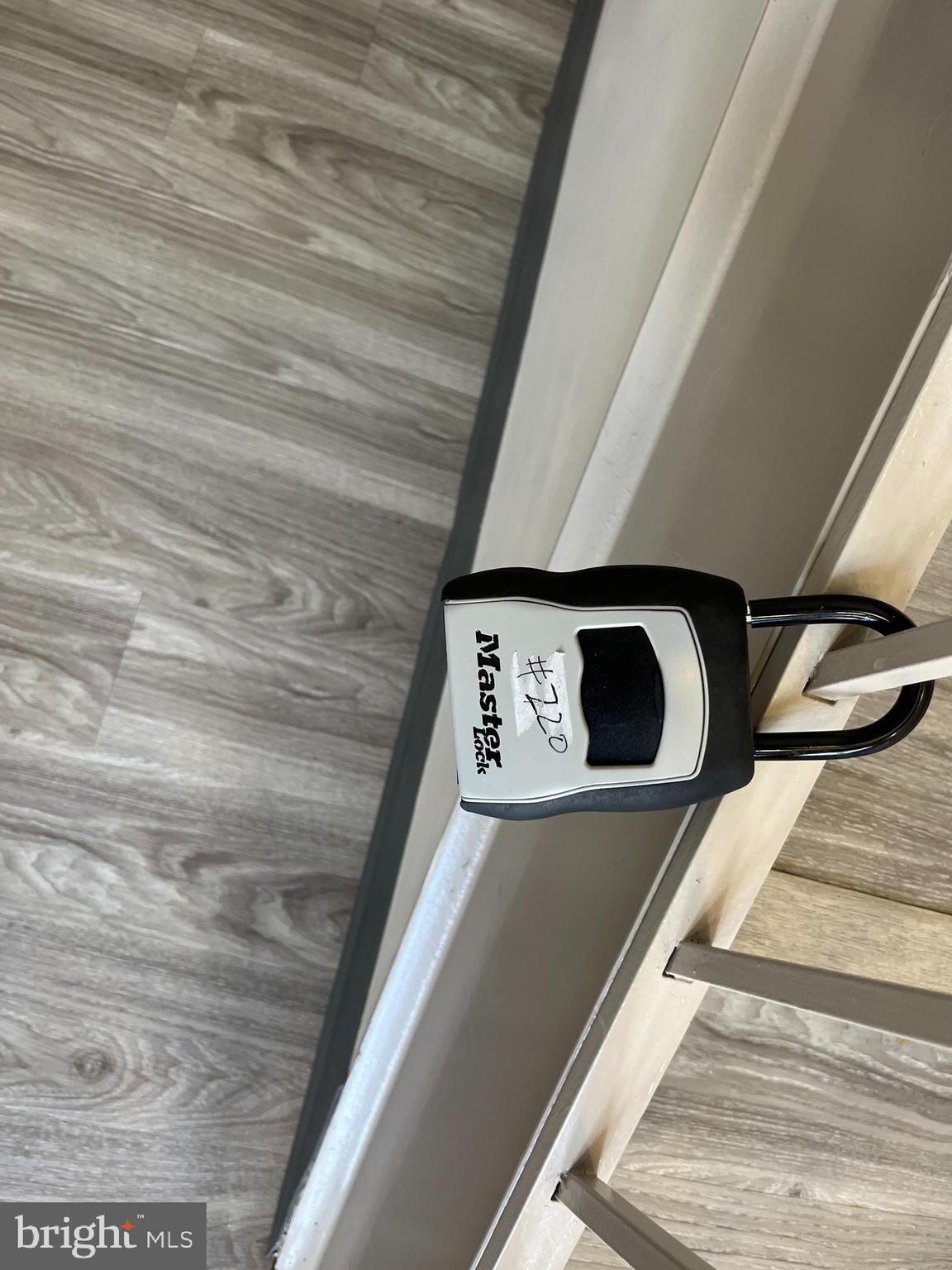 ASHBURN CROSSROADS - Commercial Lease