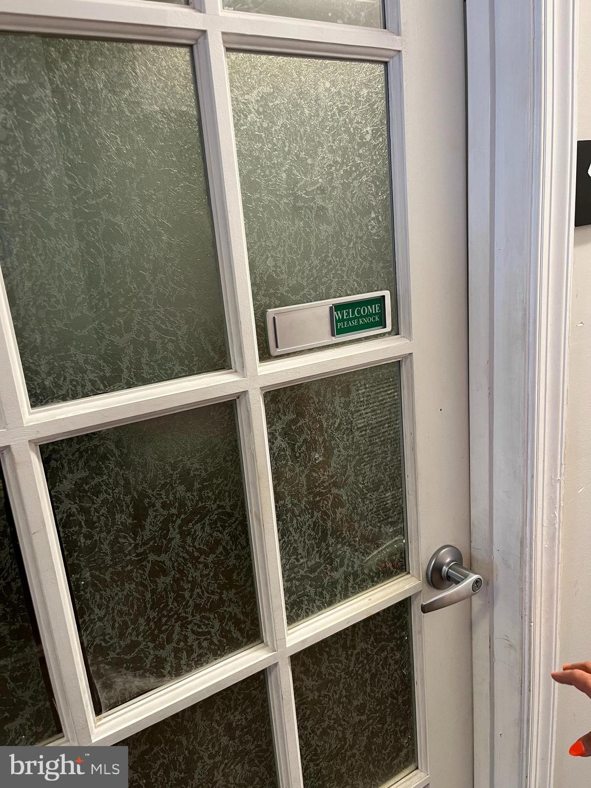 ASHBURN CROSSROADS - Commercial Lease