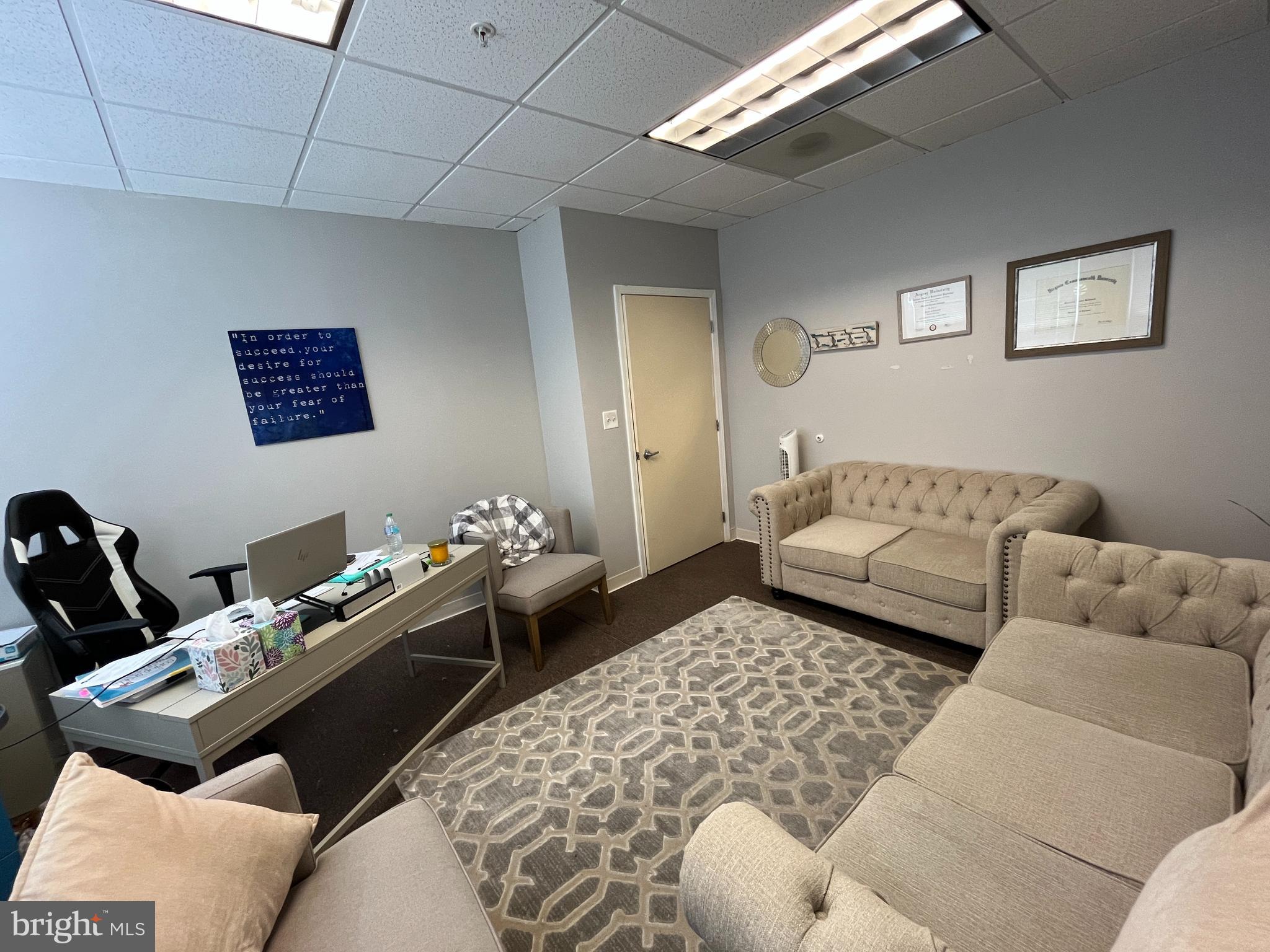 ASHBURN CROSSROADS - Commercial Lease