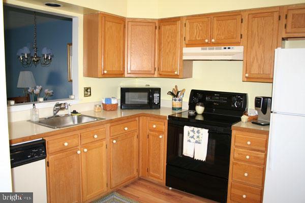 GRANDVIEW CHASE - Residential