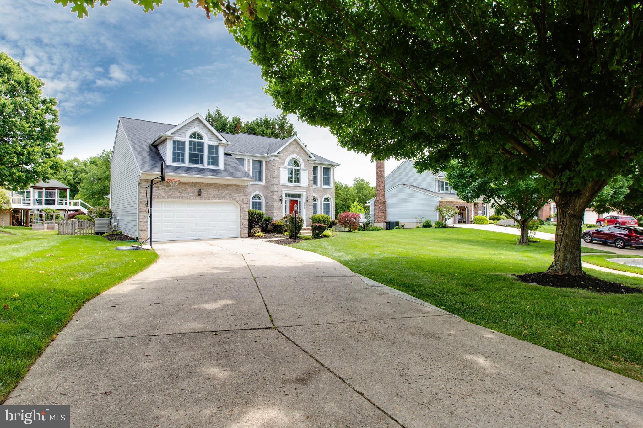 5305 TANGLE WOOD COURT