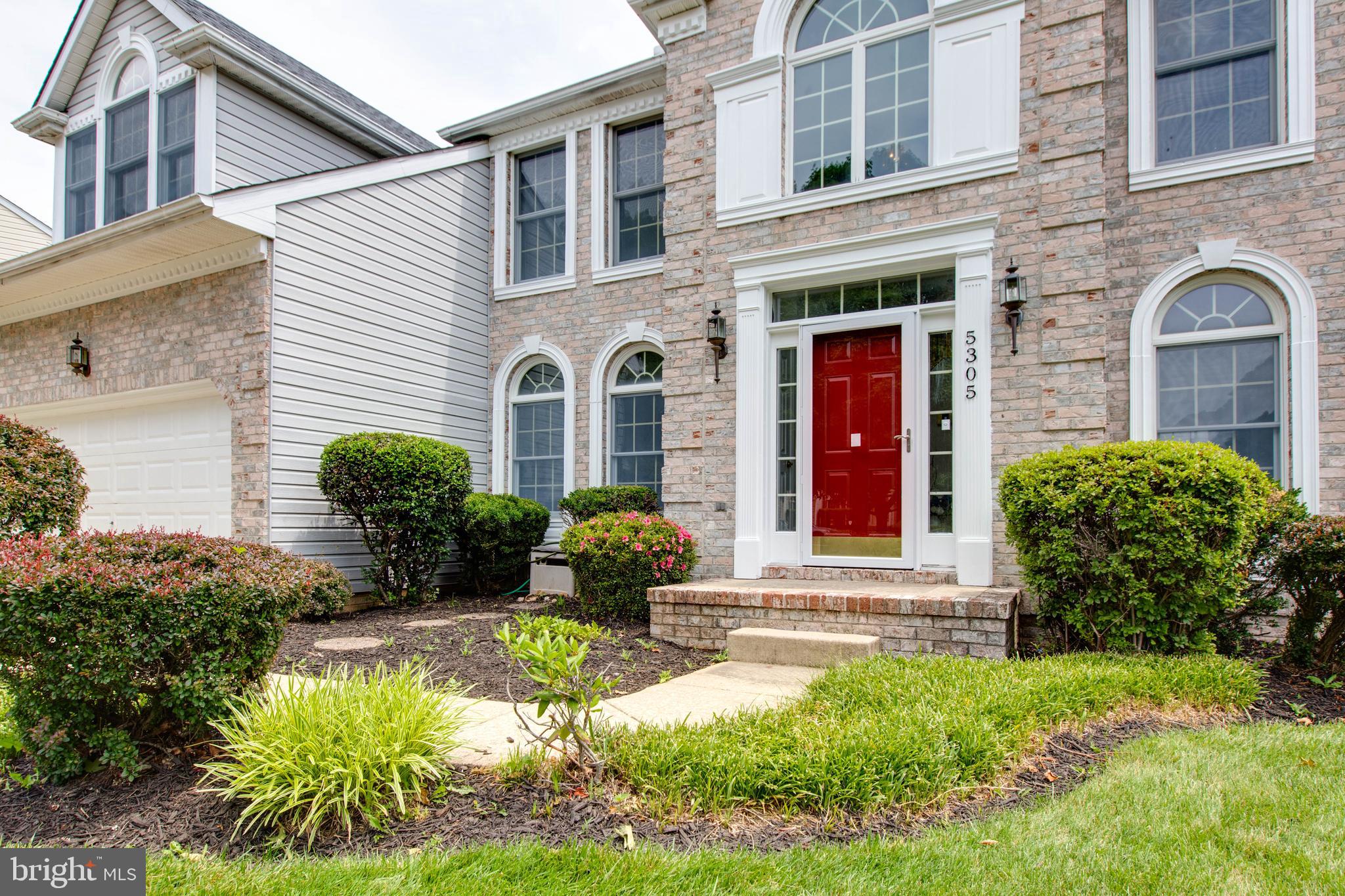 5305 TANGLE WOOD COURT