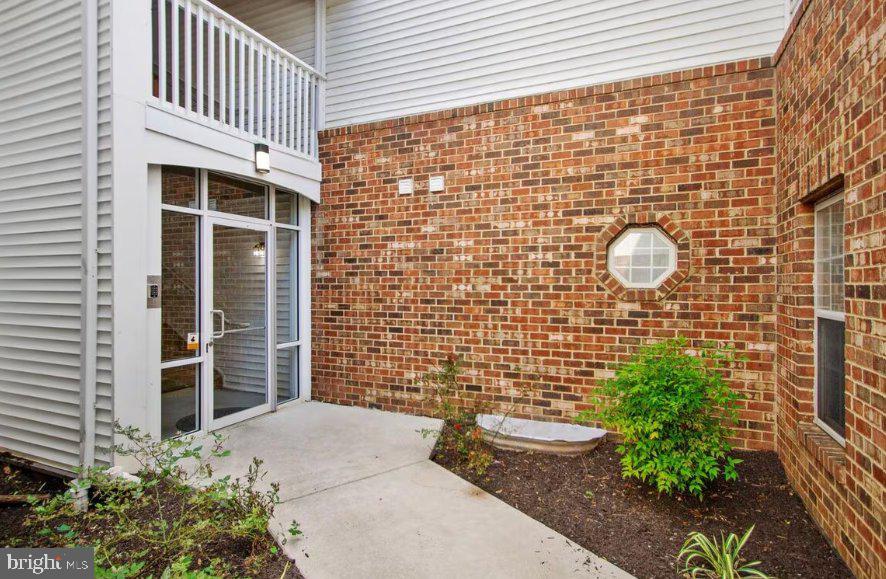 6602 LAKE PARK DRIVE 202
