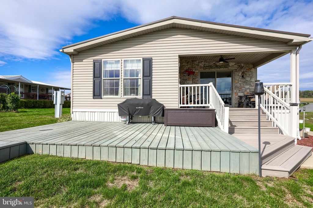 Photo of 258 James Way, YORK, PA 17406 (MLS # PAYK2092012)