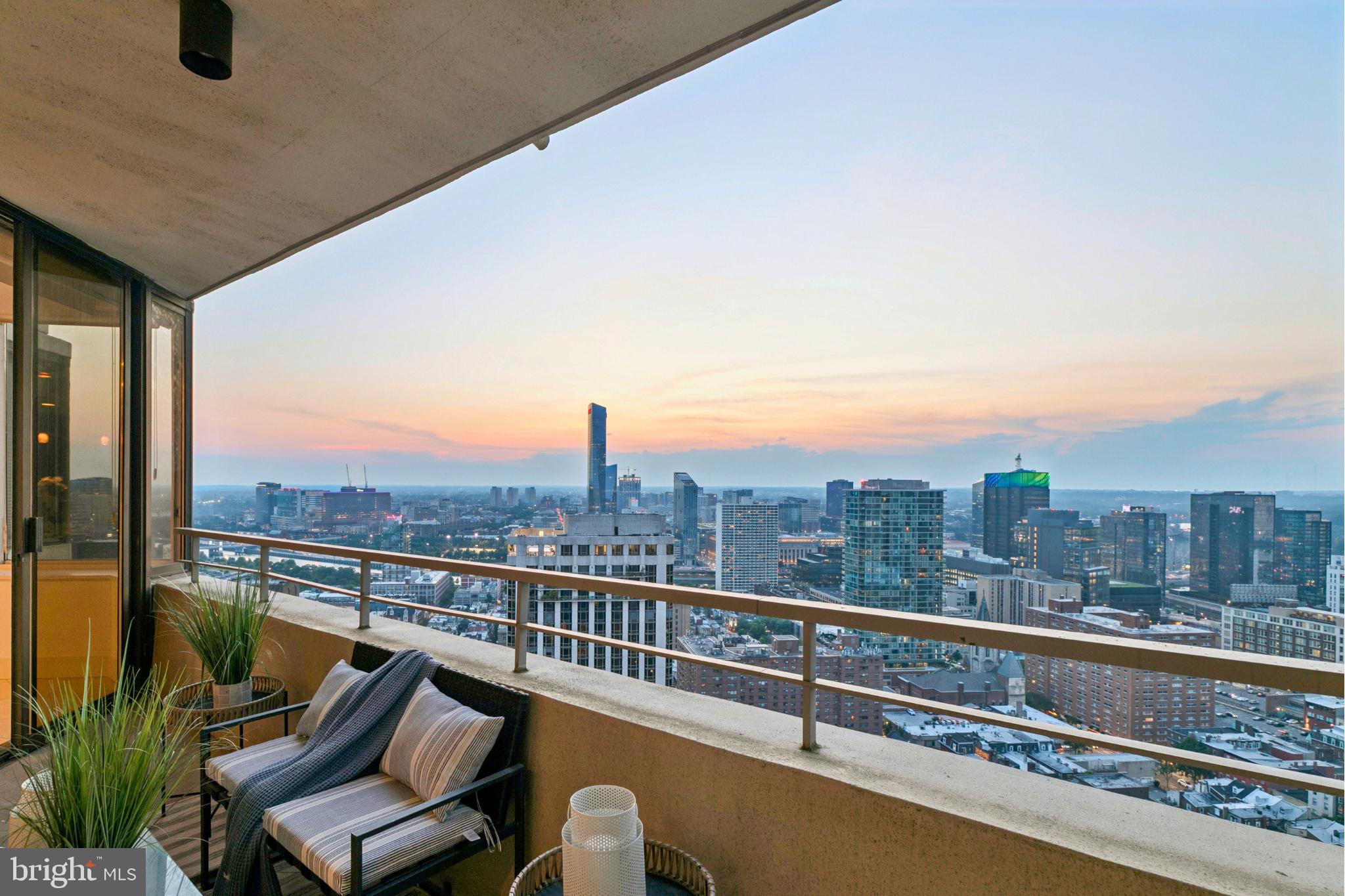 RITTENHOUSE SQUARE - Residential