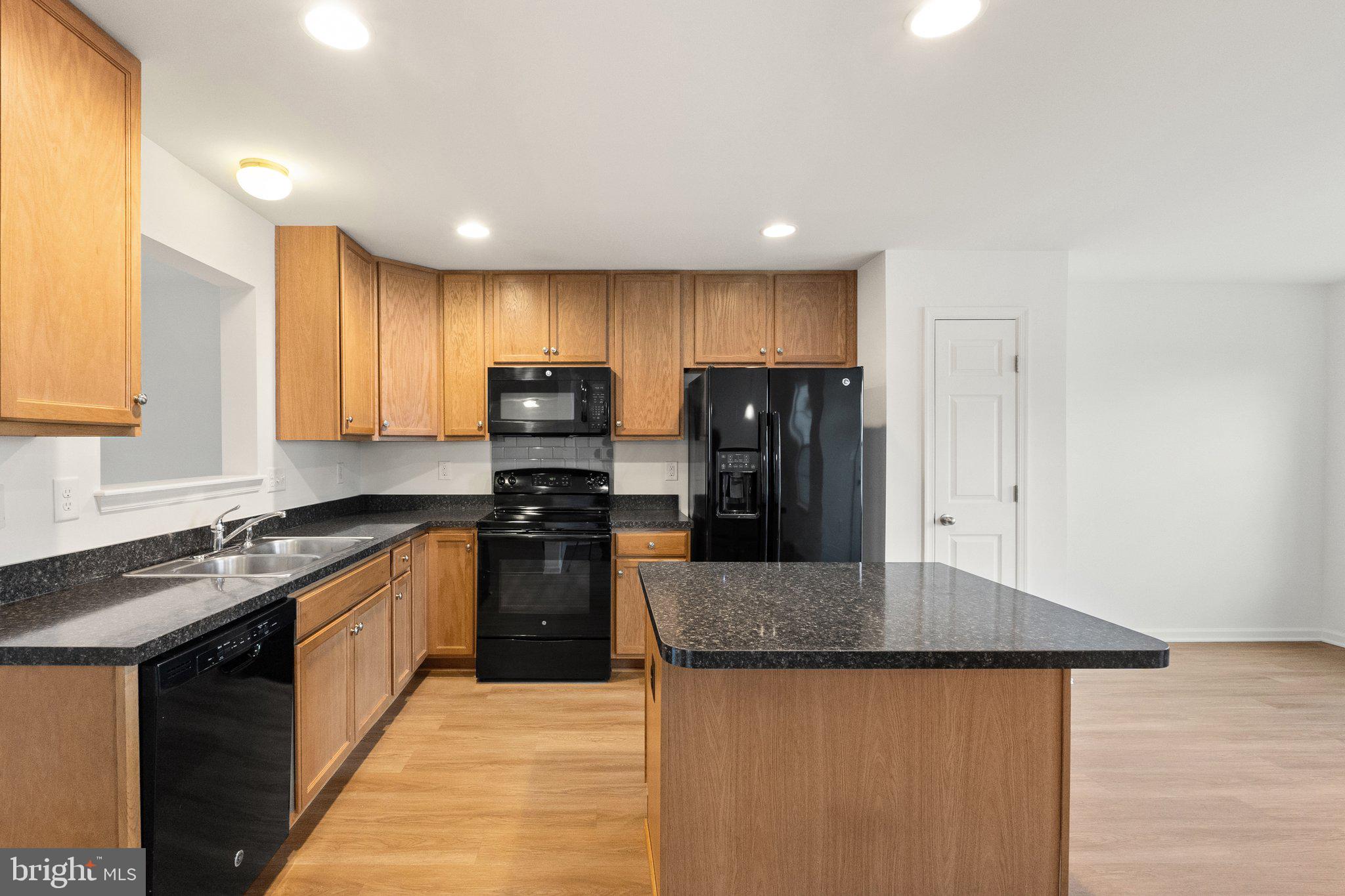 STONEBROOK VILLAGE - Residential Lease