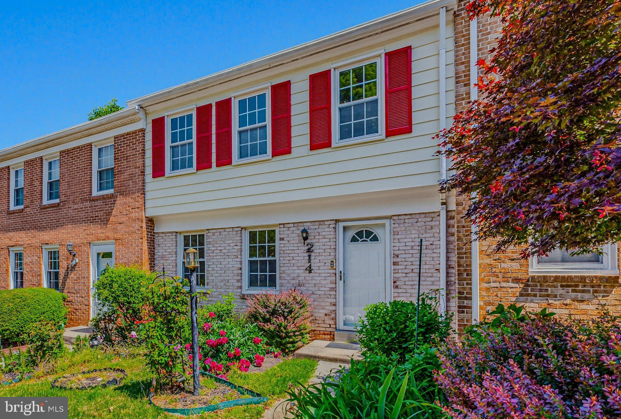 214 PENDER PLACE