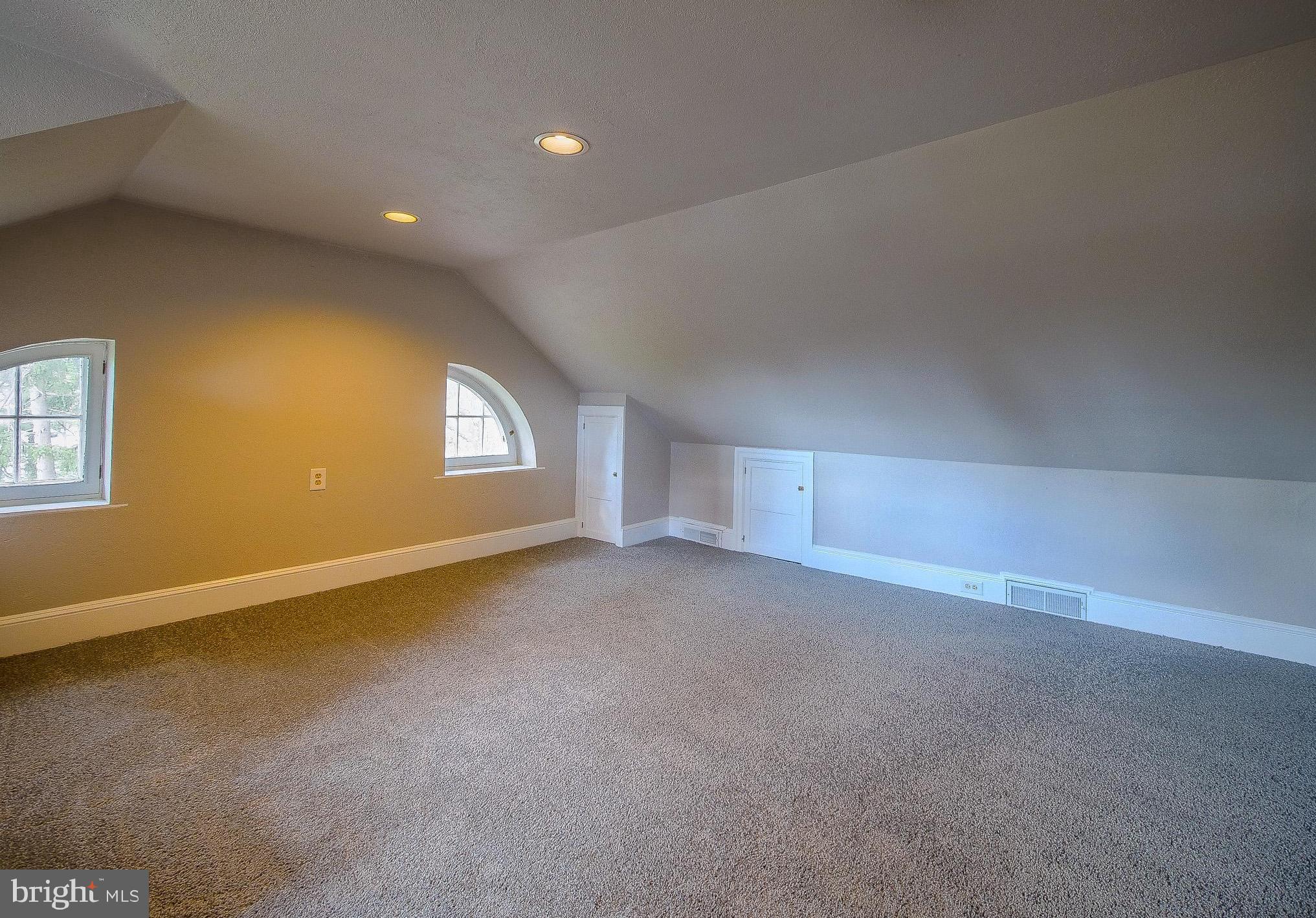 HAVERTOWN - Residential