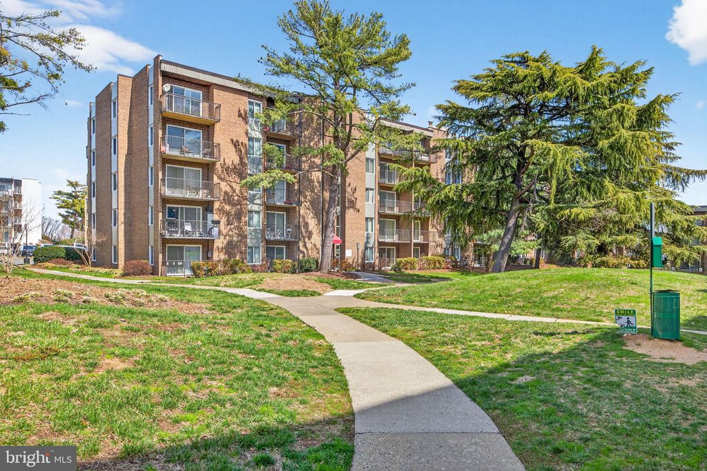 Photo of 60 S Van Dorn Street #413, ALEXANDRIA, VA 22304 (MLS # VAAX2055282)