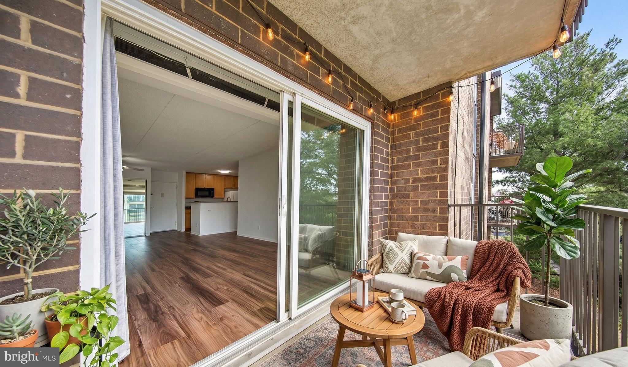 TWENTY-ONE - Residential