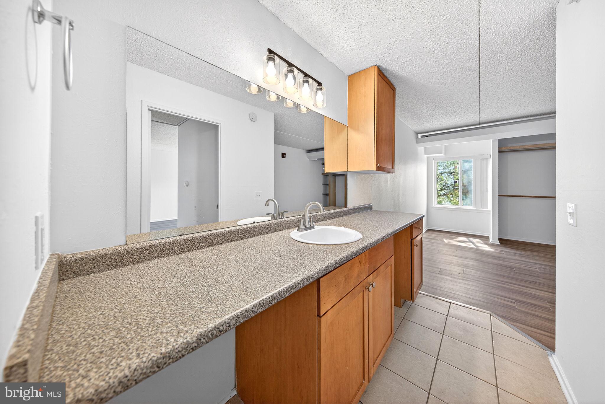 TWENTY-ONE - Residential