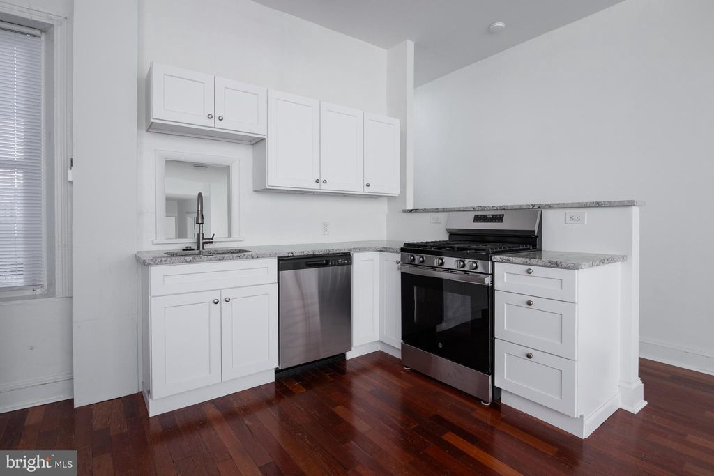 Photo of 633 N 3rd Street #3RD FLOOR, PHILADELPHIA, PA 19123 (MLS # PAPH2580498)
